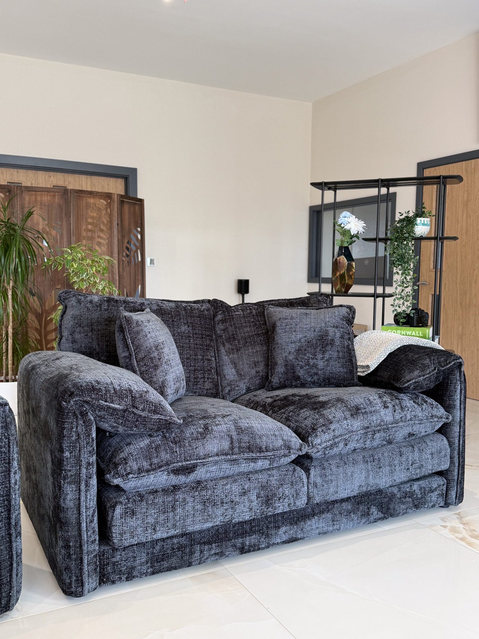 Solaya Sofa Black 2 Seater - Image 3