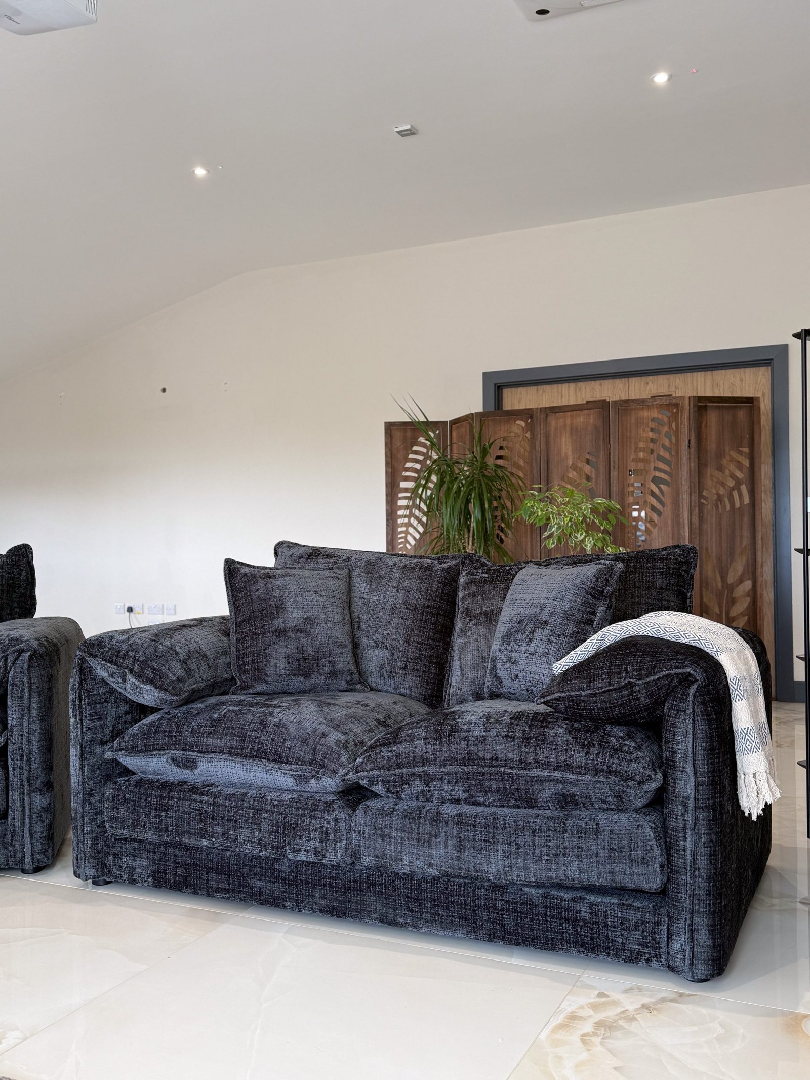 Solaya Sofa Black 2 Seater - Image 5