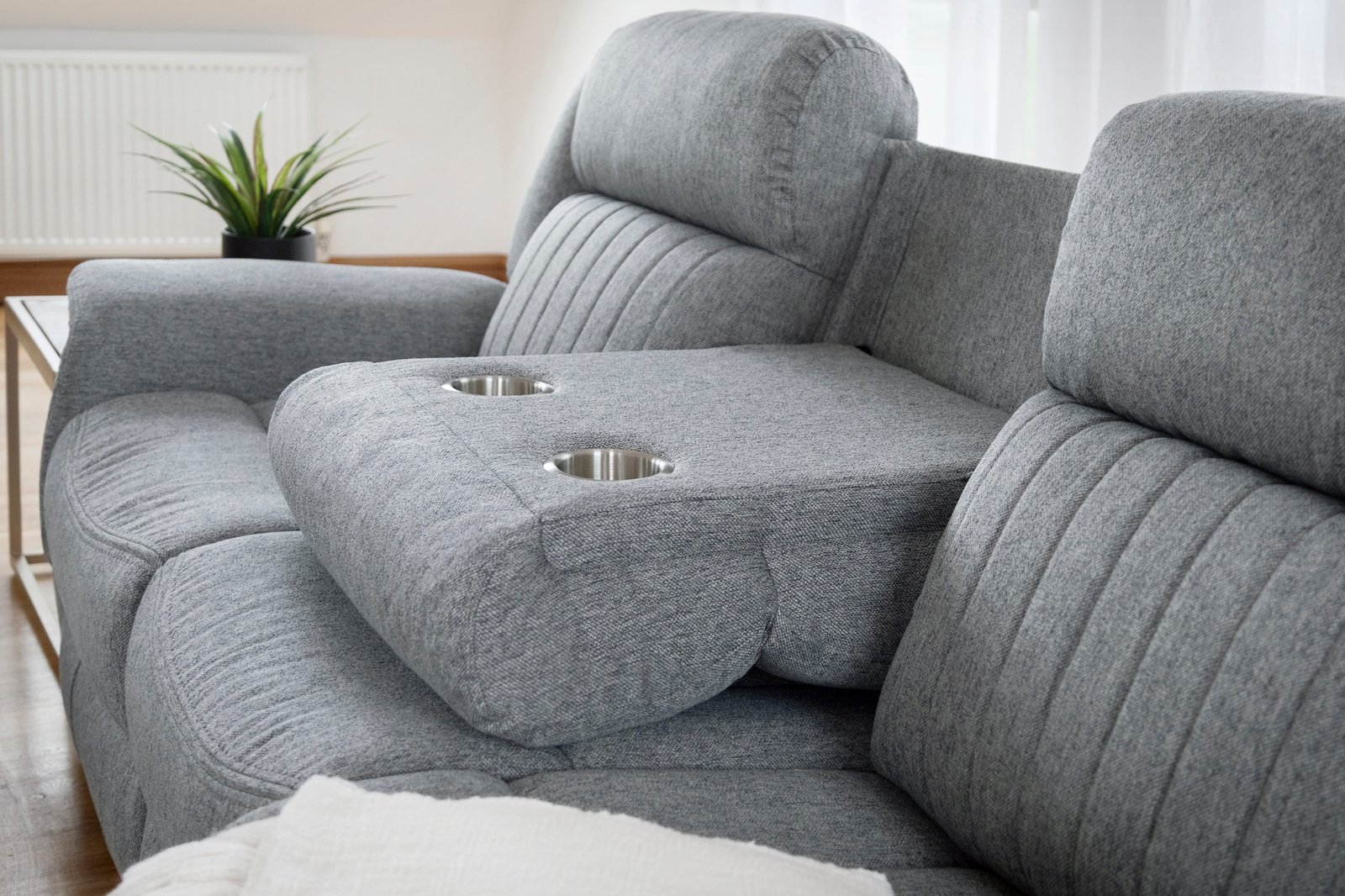 Linden Electric Recliner Sofa Grey 3 Seater - Image 4
